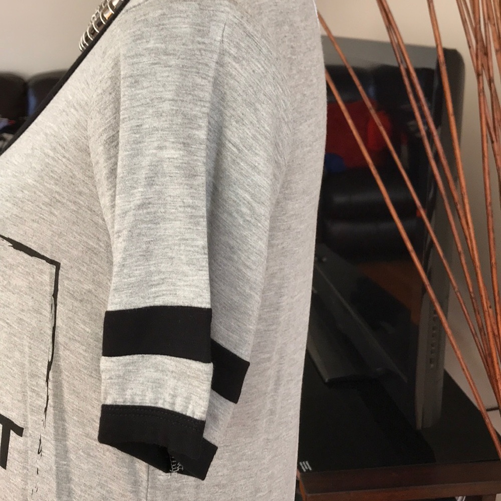 Top - Picture 4 of 5